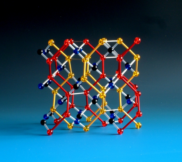 Molecular model of space group Ia-3d
