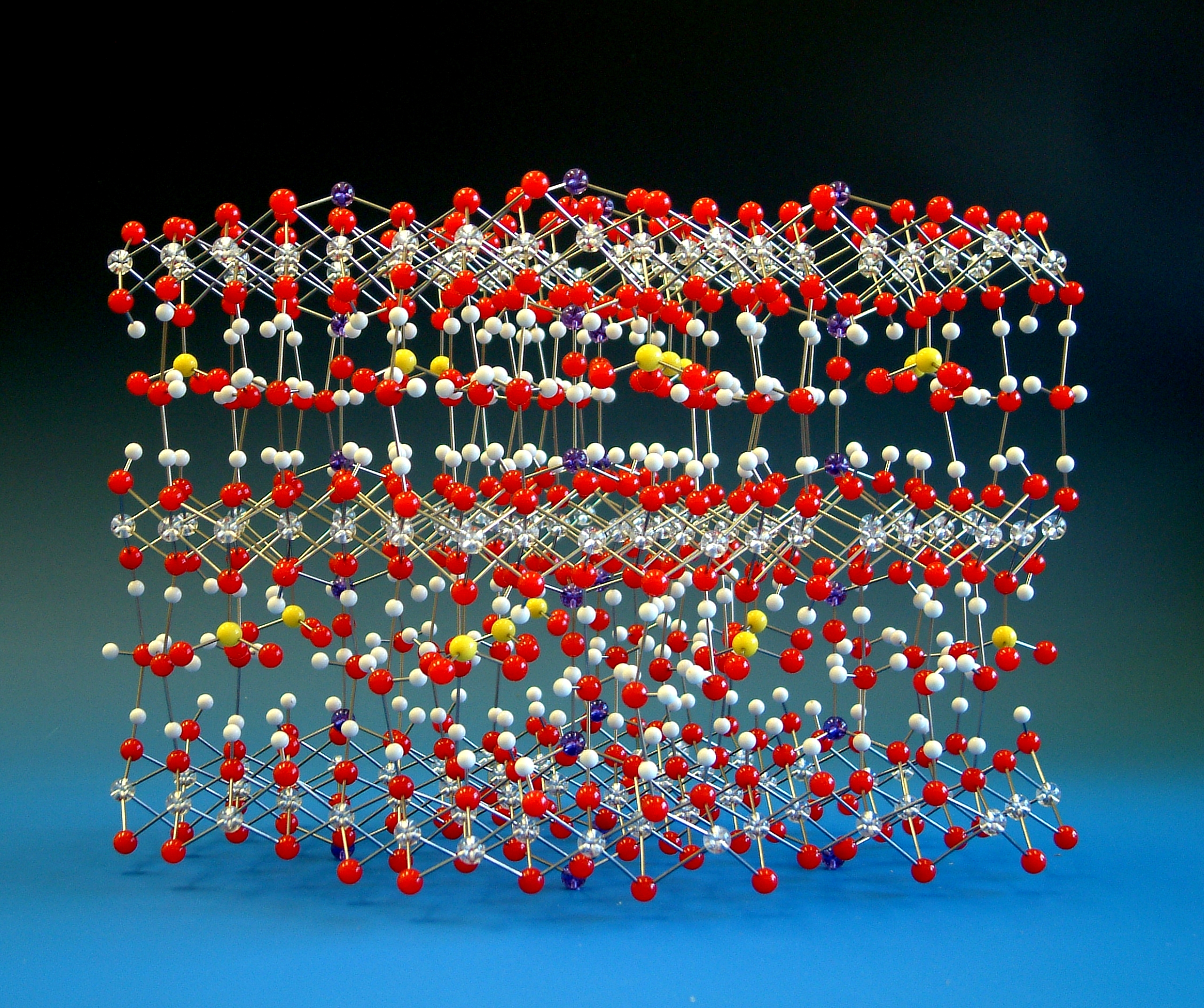 A crystal structure model of the rare mineral Bechererite